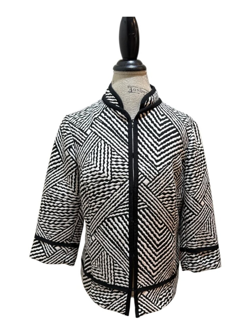 Chico's Sz 3 (XL) Black & White Diagonal Stripe 3/4 Sleeve Topper Jacket